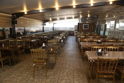 Grape Village Hotel, Restaurant