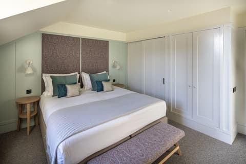 Abbey Strand Apartments, at Holyrood, Room