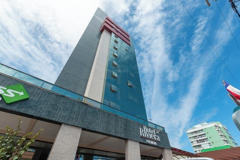 Rede Andrade Riviera Premium, Front of property