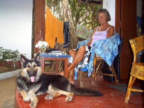 Ravana Beach Cabanas, Property grounds