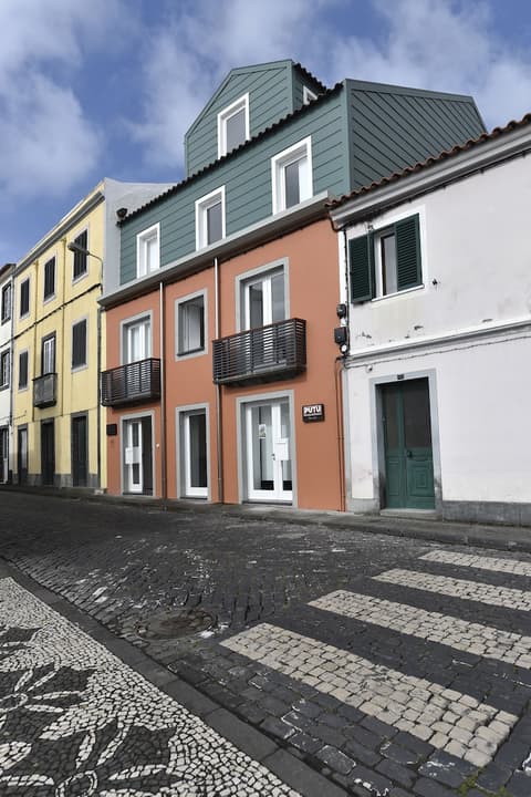 Casa da Baía, Exterior detail