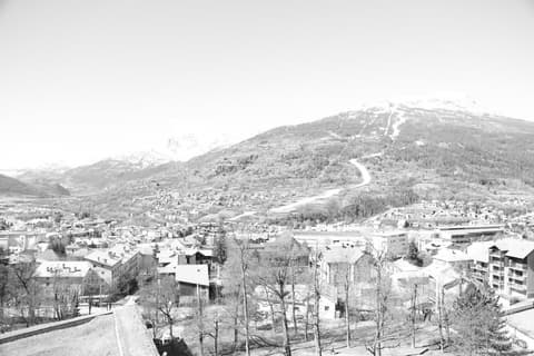 Auberge de la paix, Miscellaneous