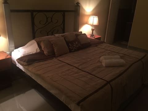 Black Pearl Inn, Room