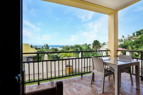 Dar and Douce, Terrace/patio