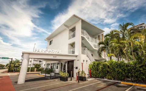 Park Royal Miami Beach, Exterior