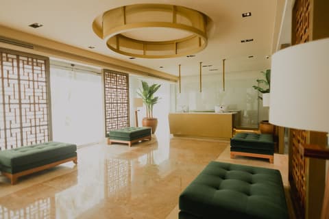 Antera Hotel & Residences, Interior entrance
