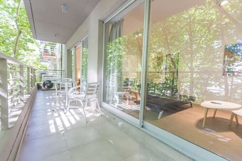 Babel Belgrano, Balcony