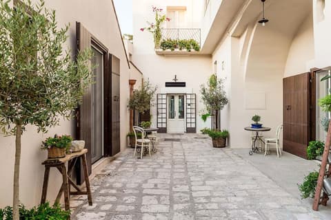 Borgo San Gaetano, Courtyard
