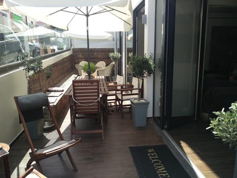 New York Hotel, Terrace/patio