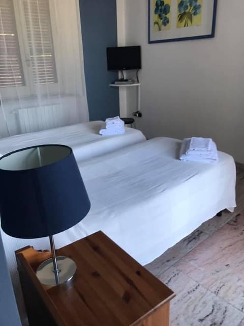 Villa delle Rondini, Room