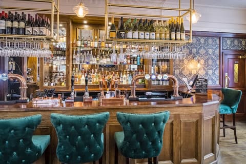 Three Falcons Hotel, Bar (on property)