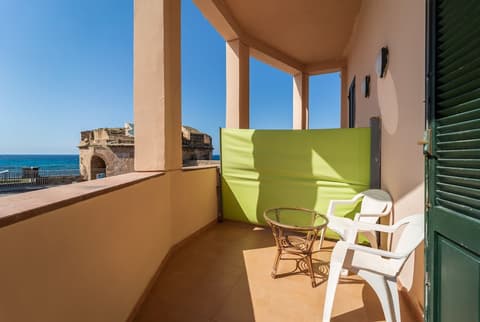 Palau Marco Polo, Interior