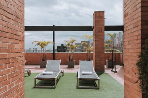 Travelers Orange Suites, Terrace/patio