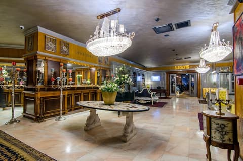 Lido by Phoenicia, Lobby