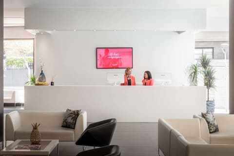 ALEGRIA Mariner, Lobby