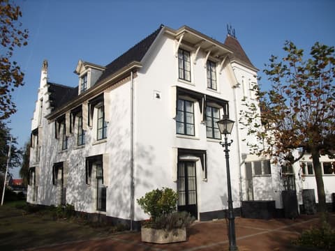 Herberg Welgelegen, Front of property