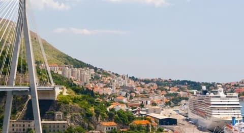 Villa Amfora, Property grounds