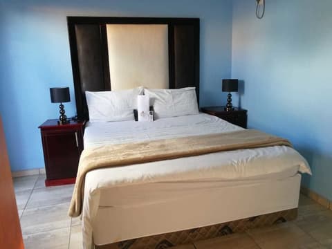 Thavhani Guest House, Room