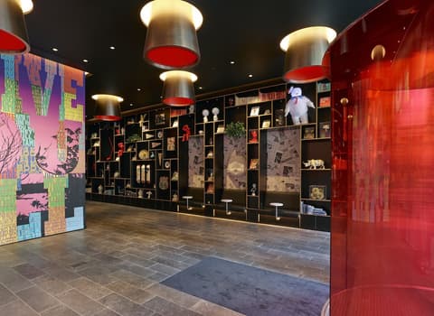 citizenM Boston North Station, Interior entrance