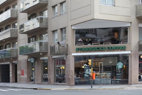 ARC Callao Studios & Suites, Front of property