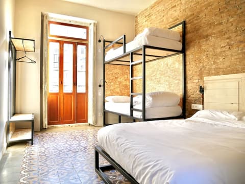 BirdHouse Valencia, Room