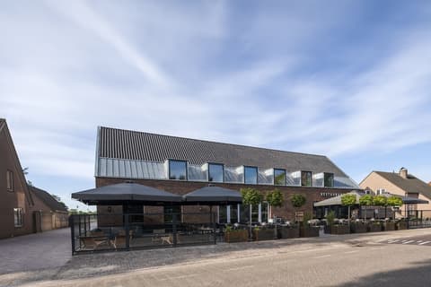 Hotel 46, Front of property