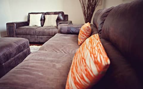 Kip in the Kirk, Lobby sitting area