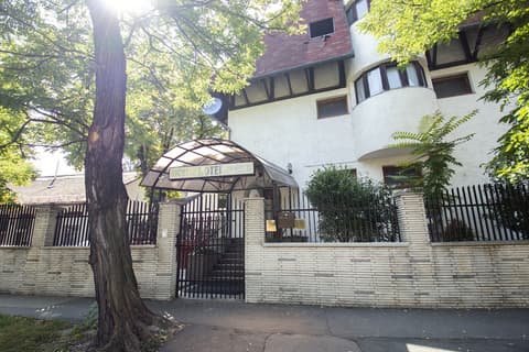 Richter Pansion, Exterior