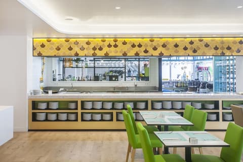 Hotel Villa Mandi Golf Resort, Dining