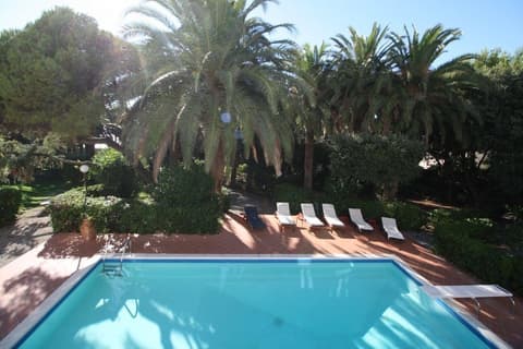 Villa Paradiso, Pool