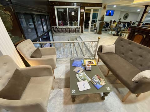 Hôtel Le Calife, Reception