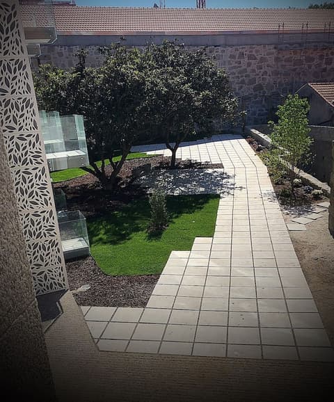 Caléway Hotel, Property grounds