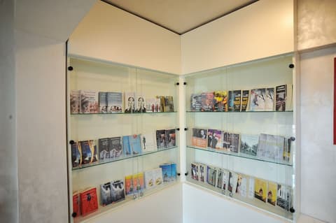 Hotel Iliria Internacional, Gift shop