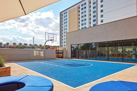 Cambria Hotel & Suites Anaheim Resort Area, Pool