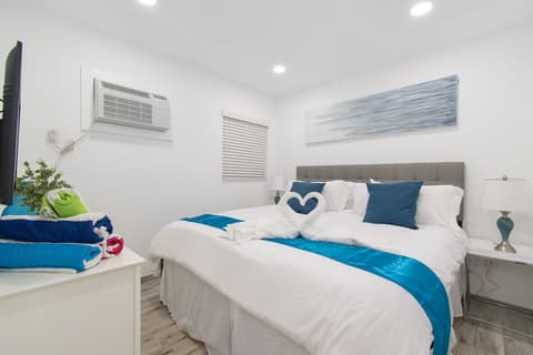 Beach Inn by DesignedVR, Room