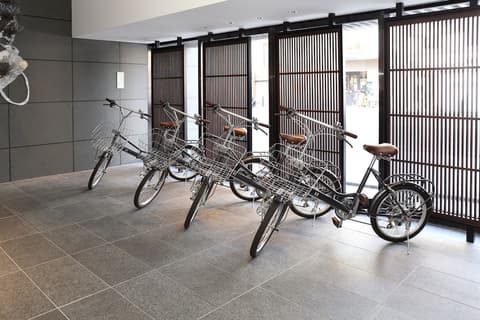 Dhawa Yura Kyoto, Bicycling