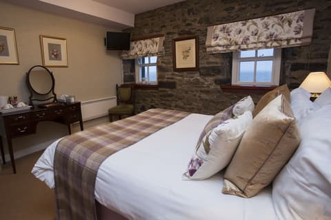 Port Charlotte Hotel, Room