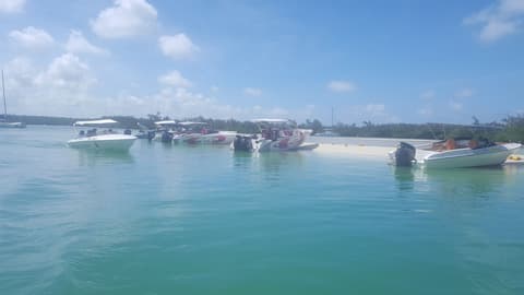 Riverside Holiday Home, Boating