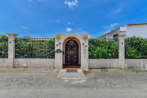 House of Mosaic Boutique Hotel Aruba, Front of property