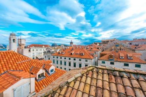 Scalini Palace, Exterior detail