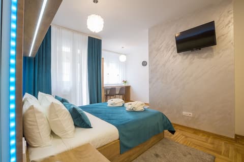 Thomas Residence, Room