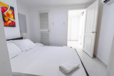 Apartamentos Unik Cartagena Faro Tequendama, Room