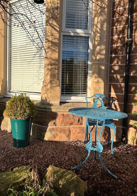 The Castle B&B, Front of property