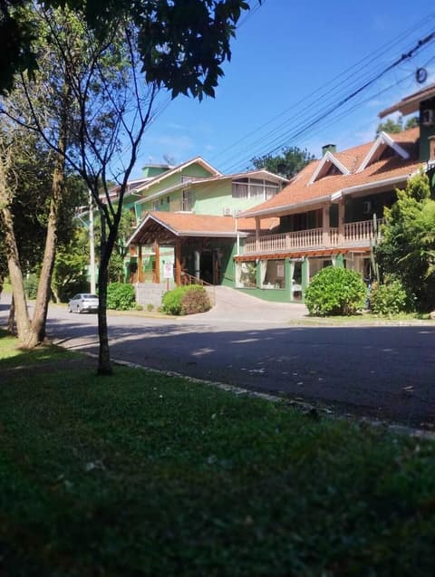 Zermatt Hotel, Exterior