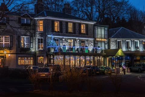 Cults Hotel, Exterior