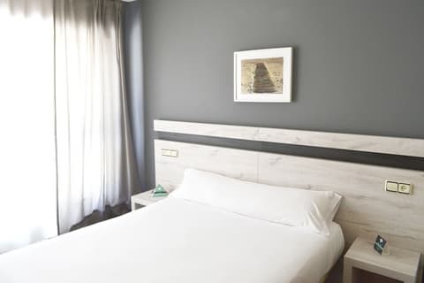 Hostal Alda Puerta Coruña, Room