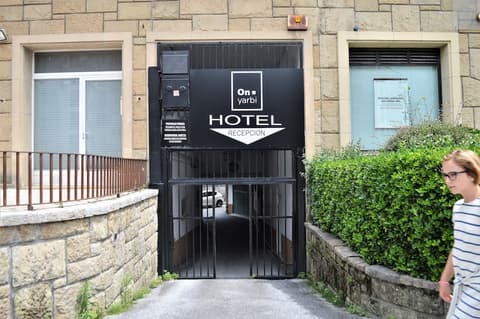 Hotel Onyarbi, Exterior