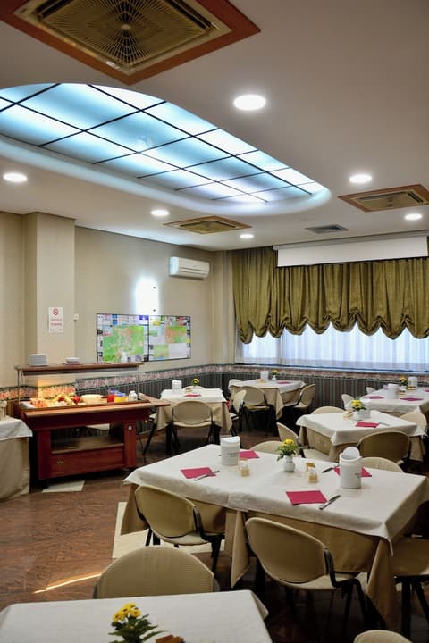 Hotel Kroma, Breakfast area