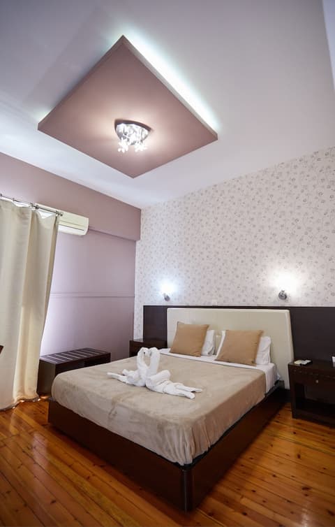 Aegean Sea Rooms, Room