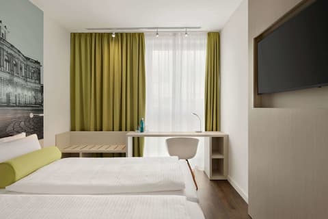 Super 8 by Wyndham Dresden, Room